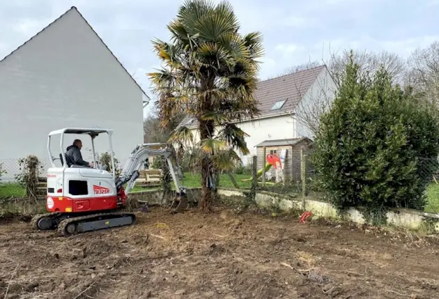 Haie gênant le voisinage au hameau de Norcier – Mathieu élagage